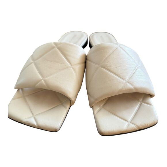 Bottega Veneta Padded Ivory Quilted Leather Flat Slide Sandals Sz EU 40 - Picture 2 of 8